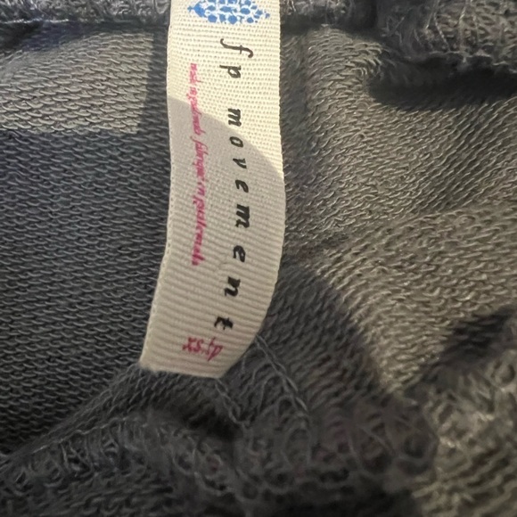 Free People FP Movement Jogger Sweatpants Gray Sunny Skinny Size XSmall - Picture 8 of 15